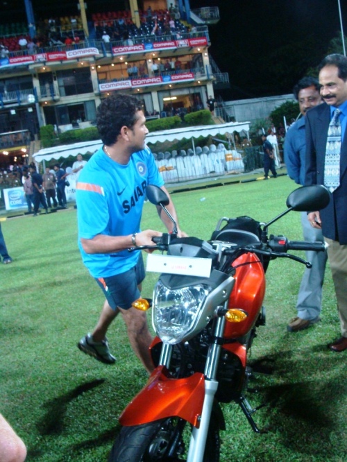 Sachin getting on to the Stylish bike